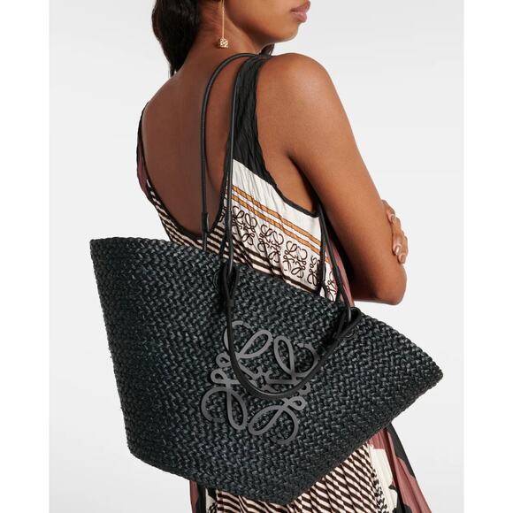 NEW LOEWE BLACK RAFFIA STRAW BASKET SUMMER BEACH ANAGRAM TOTE BAG NWT! - Picture 1 of 12